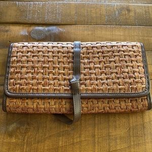 Sunny Hawaii straw clutch